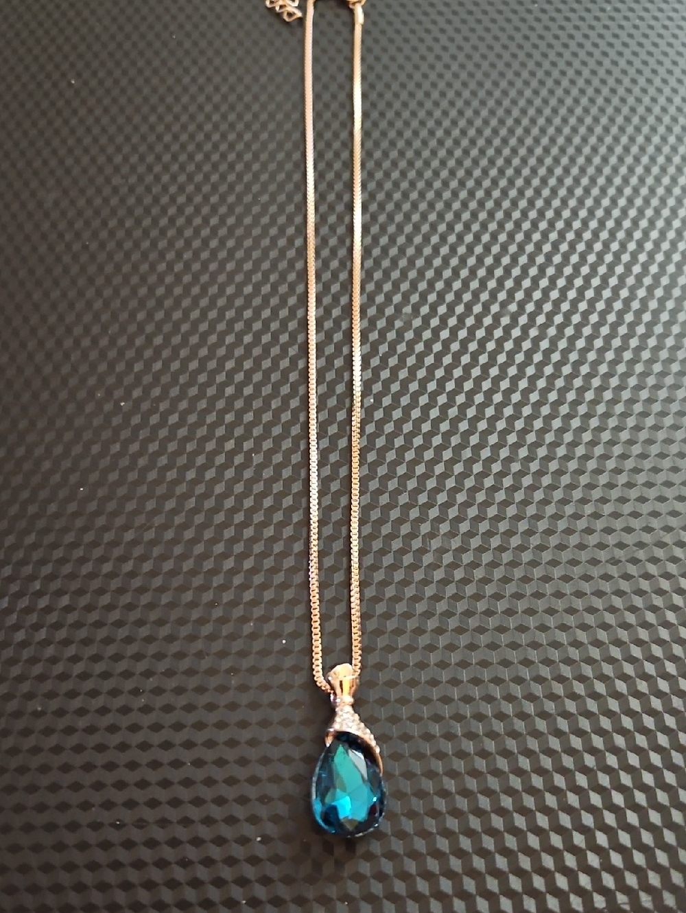 Elegant Blue Teardrop Pendant Necklace - Women Jewelry